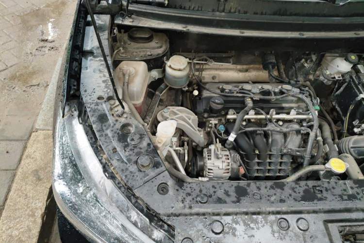 Used FORTHING T5 2022 Grand Edition 1.6L Manual Dream-Chasing Five-Seat Model Engine Bay Right