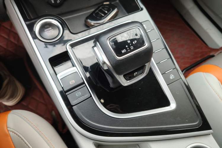 Used FORTHING T5 2022 Mach Edition 1.5T DCT High-Performance Five-Seater Gear Lever