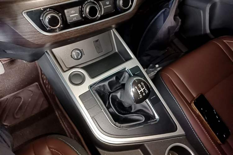 Used FORTHING T5 2022 Grand Edition 1.6L Manual Dream-Chasing Five-Seat Model Gear Lever