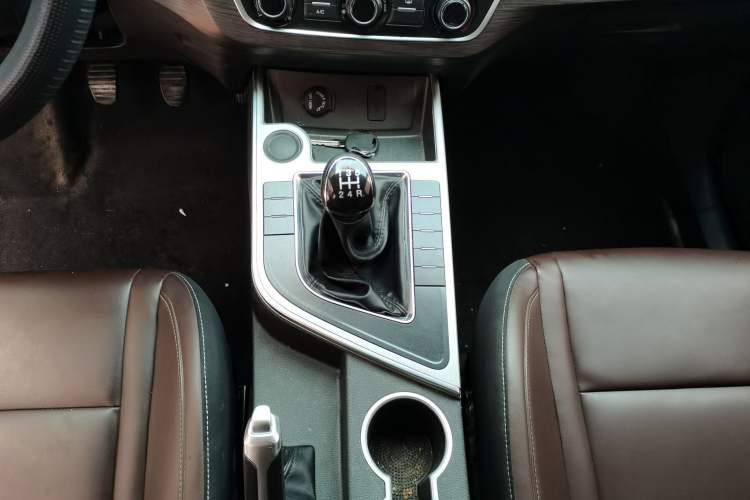 Used FORTHING T5 2022 Grand Edition 1.6L Manual Dream-Chasing Five-Seat Model Gear Lever