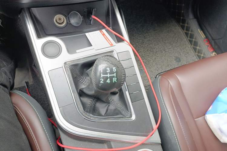 Used FORTHING T5 2022 Grand Edition 1.6L Manual Dream-Chasing Five-Seat Model Gear Lever