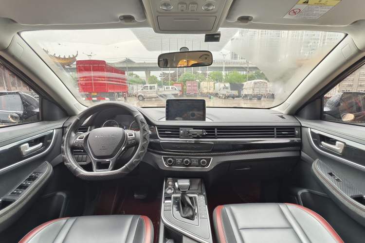 Used FORTHING T5 2022 Grand Edition 1.5T Automatic - FarDream Version 7 Seats Interior 3