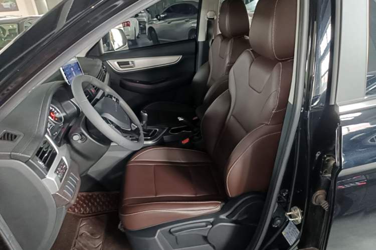 Used FORTHING T5 2022 Grand Edition 1.6L Manual Dream-Chasing Five-Seat Model Left Front Seat