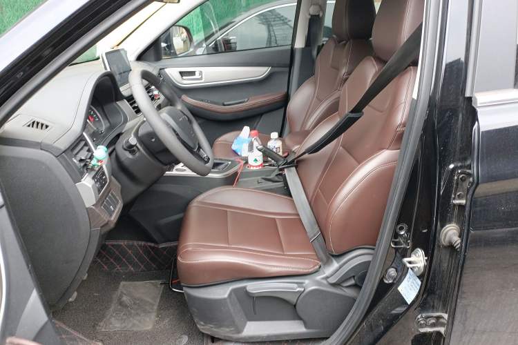 Used FORTHING T5 2022 Grand Edition 1.6L Manual Dream-Chasing Five-Seat Model Left Front Seat