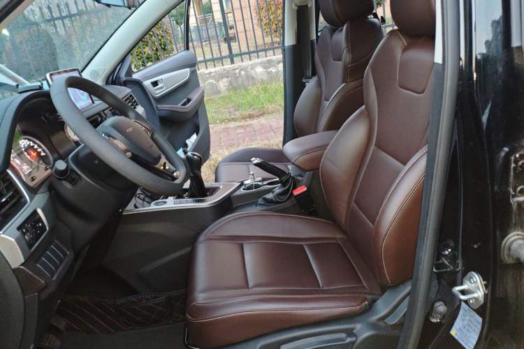 Used FORTHING T5 2022 Grand Edition 1.6L Manual Dream-Chasing Five-Seat Model Left Front Seat
