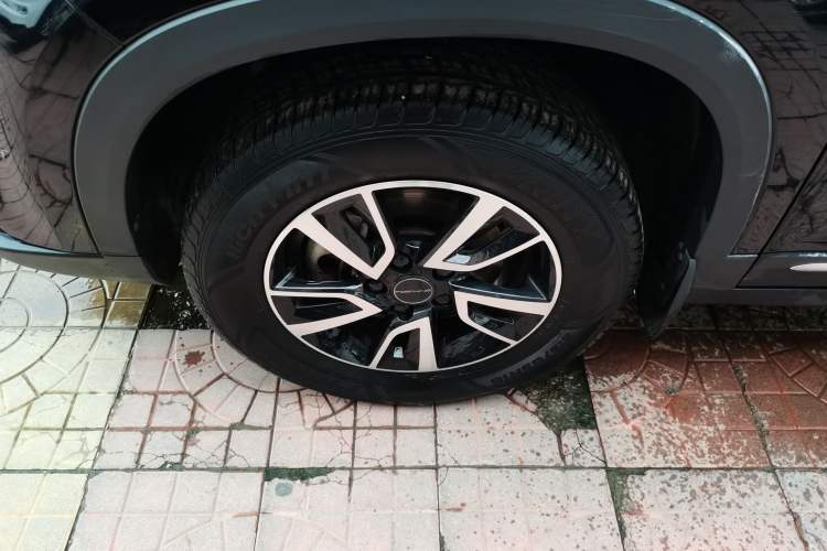 Used FORTHING T5 2022 Grand Edition 1.6L Manual Dream-Chasing Five-Seat Model Left Front Wheel Hub