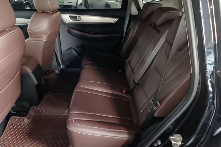 Used FORTHING T5 2022 Grand Edition 1.6L Manual Dream-Chasing Five-Seat Model Left Rear Seat