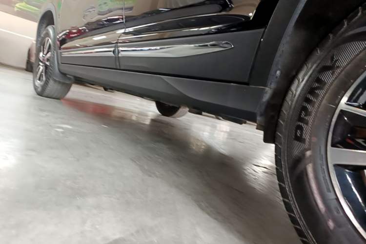 Used FORTHING T5 2022 Grand Edition 1.6L Manual Dream-Chasing Five-Seat Model Left Side Sill
