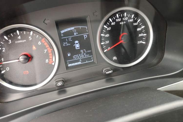 Used FORTHING T5 2022 Mach Edition 1.5T DCT High-Performance Five-Seater Odometer Close Up