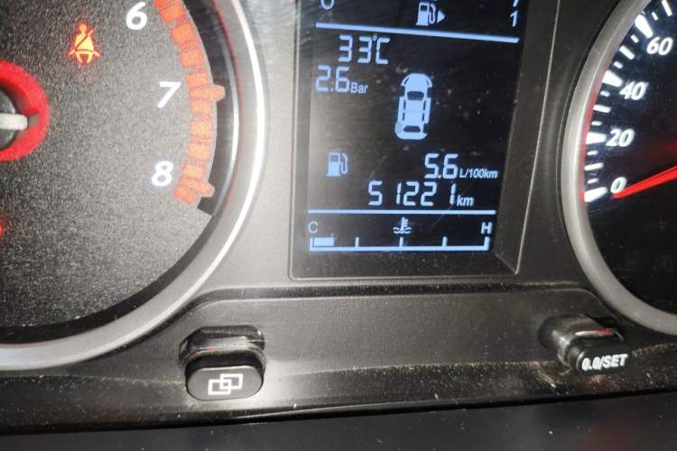 Used FORTHING T5 2022 Grand Edition 1.6L Manual Dream-Chasing Five-Seat Model Odometer Close Up
