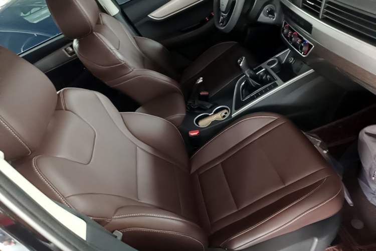Used FORTHING T5 2022 Grand Edition 1.6L Manual Dream-Chasing Five-Seat Model Right Front Seat