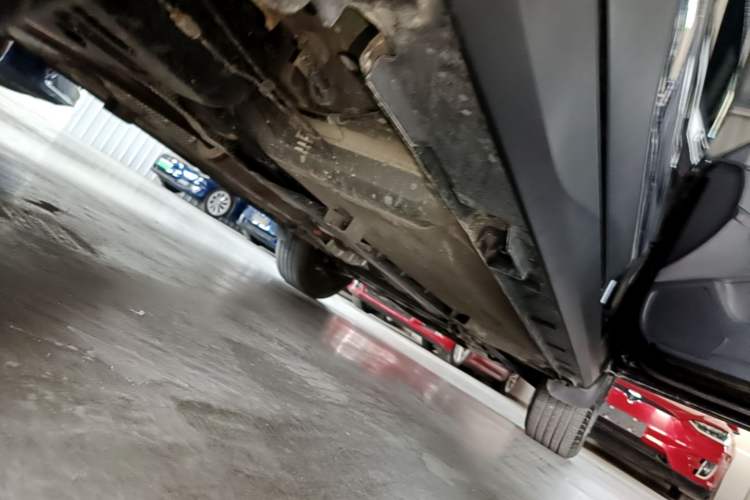 Used FORTHING T5 2022 Grand Edition 1.6L Manual Dream-Chasing Five-Seat Model Right Side Sill