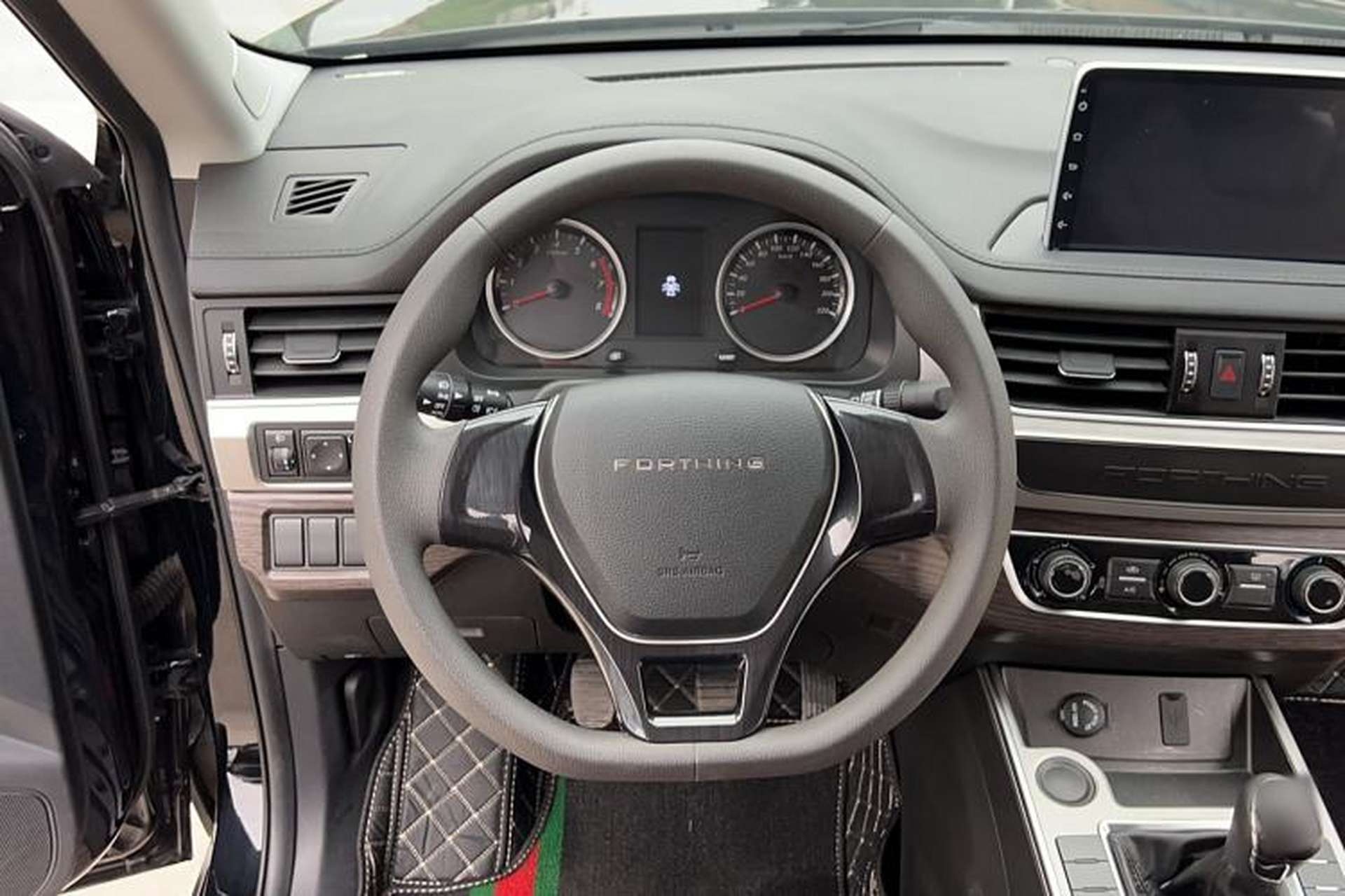 Used FORTHING T5 2022 Grand Edition 1.6L Manual Dream-Chasing Five-Seat Model Steering Wheel