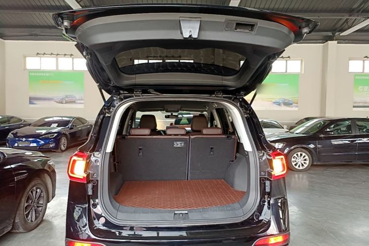 Used FORTHING T5 2022 Grand Edition 1.6L Manual Dream-Chasing Five-Seat Model Trunk