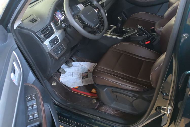 Used FORTHING T5 2022 Grand Edition 1.6L Manual Dream-Chasing Five-Seat Model Driver Seat