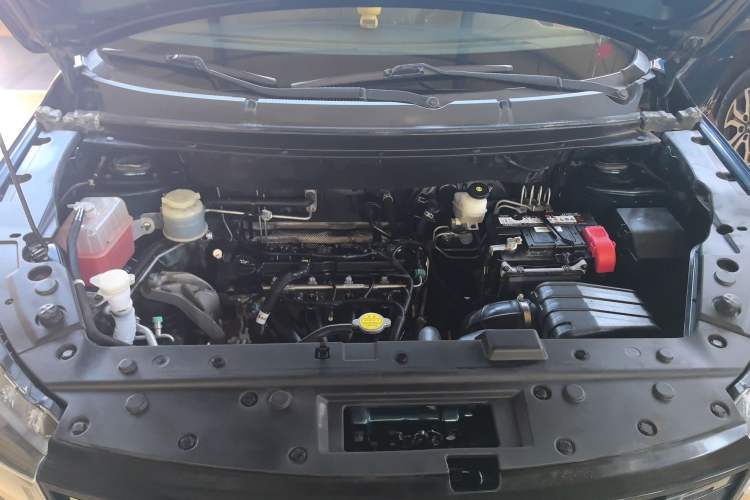 Used FORTHING T5 2022 Grand Edition 1.6L Manual Dream-Chasing Five-Seat Model Engine Bay