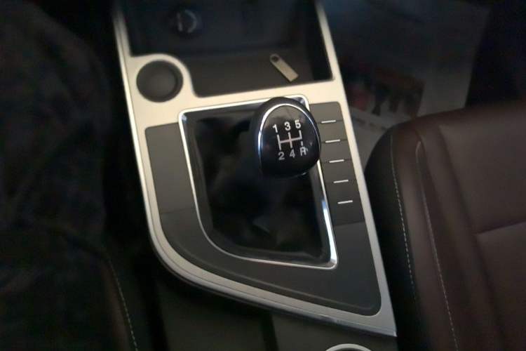 Used FORTHING T5 2022 Grand Edition 1.6L Manual Dream-Chasing Five-Seat Model Gear Lever