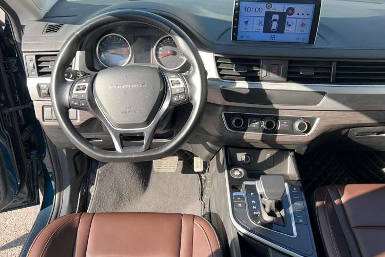 Used FORTHING T5 2022 Grand Edition 1.5T Automatic – Exclusive Seven-Seater for Key Accounts Interior 3