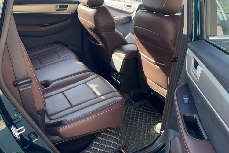Used FORTHING T5 2022 Grand Edition 1.5T Automatic – Exclusive Seven-Seater for Key Accounts Interior 5