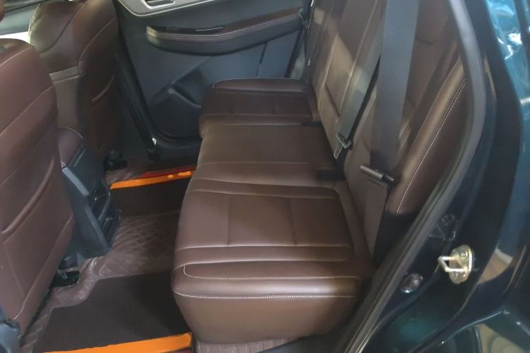 Used FORTHING T5 2022 Grand Edition 1.6L Manual Dream-Chasing Five-Seat Model Left Rear Seat