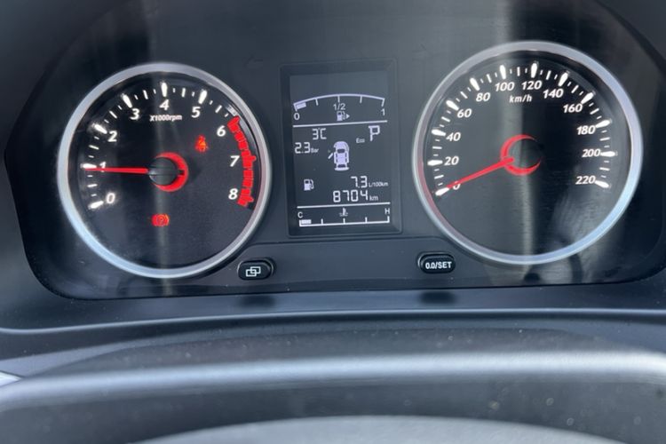 Used FORTHING T5 2022 Grand Edition 1.5T Automatic – Exclusive Seven-Seater for Key Accounts Odometer Close Up