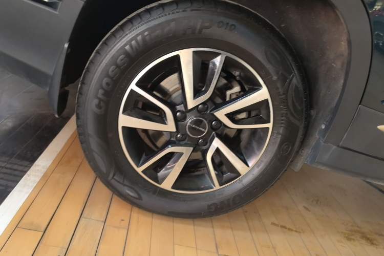 Used FORTHING T5 2022 Grand Edition 1.6L Manual Dream-Chasing Five-Seat Model Right Rear Wheel Hub