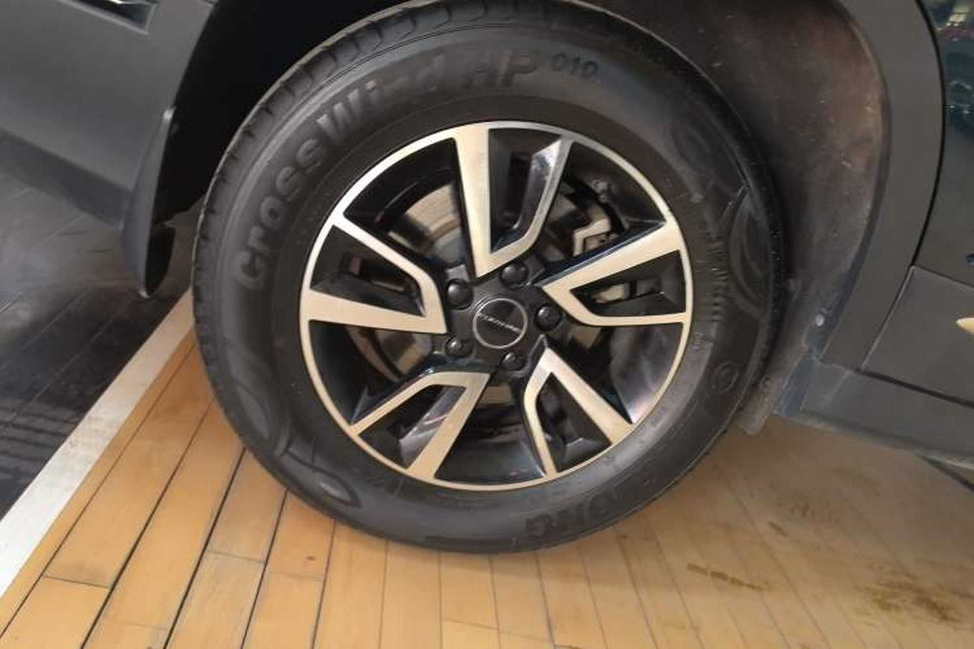 Used FORTHING T5 2022 Grand Edition 1.6L Manual Dream-Chasing Five-Seat Model Right Rear Wheel Hub