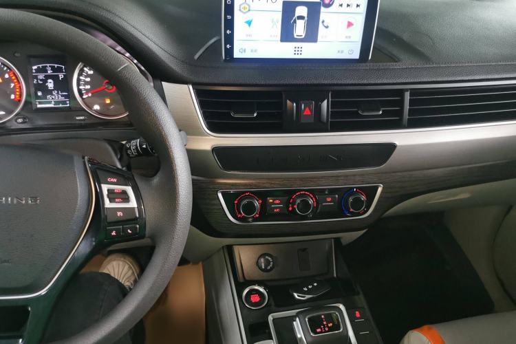 Used FORTHING T5 2022 Mach Edition 1.5T DCT High-Performance Five-Seater Audio And AC Panel