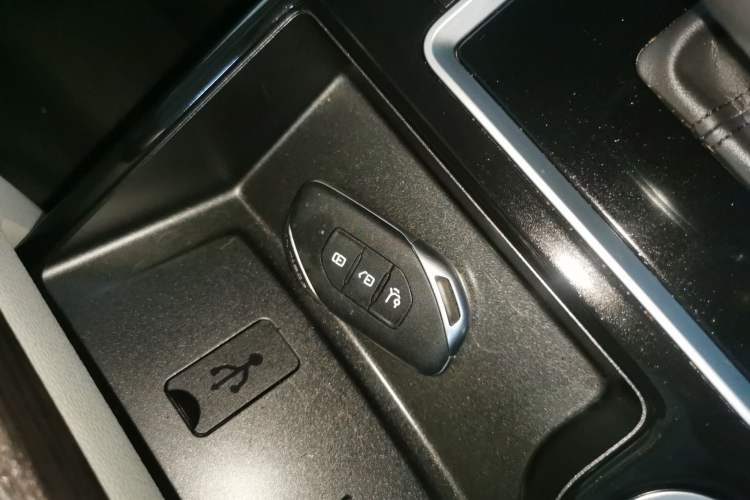 Used FORTHING T5 2022 Mach Edition 1.5T DCT High-Performance Five-Seater Interior 1
