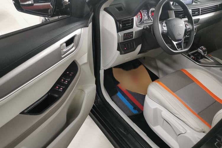 Used FORTHING T5 2022 Mach Edition 1.5T DCT High-Performance Five-Seater Interior 3