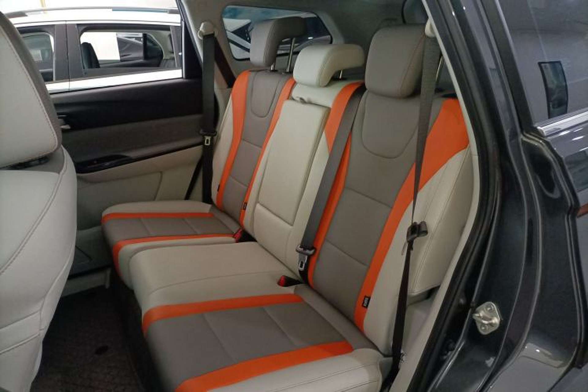 Used FORTHING T5 2022 Mach Edition 1.5T DCT Performance Model with Five Seats Left Rear Seat