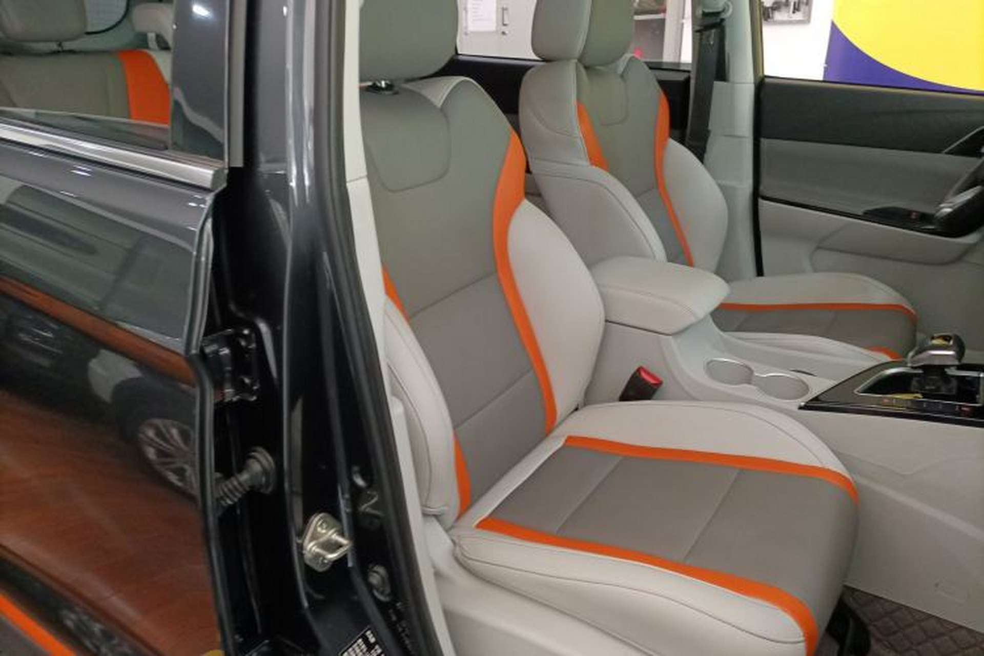 Used FORTHING T5 2022 Mach Edition 1.5T DCT Performance Model with Five Seats Right Front Seat