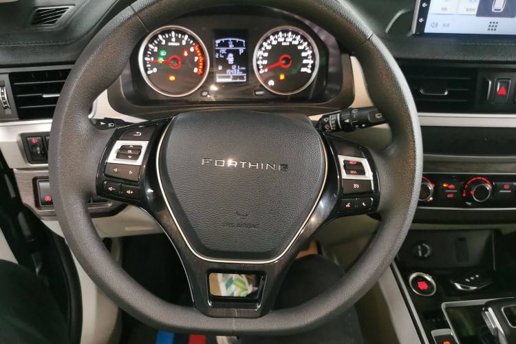 Used FORTHING T5 2022 Mach Edition 1.5T DCT High-Performance Five-Seater Steering Wheel