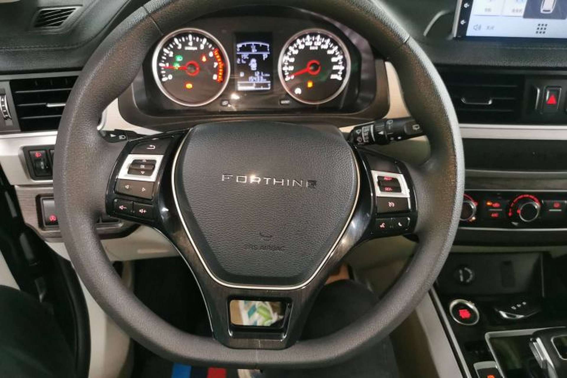 Used FORTHING T5 2022 Mach Edition 1.5T DCT High-Performance Five-Seater Steering Wheel