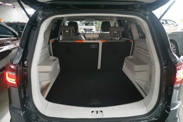 Used FORTHING T5 2022 Mach Edition 1.5T DCT High-Performance Five-Seater Trunk