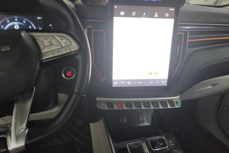 Used FORTHING T5 2022 Mach Edition 1.5T DCT Performance Model with Five Seats Audio And AC Panel