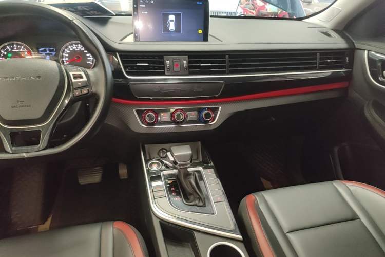 Used FORTHING T5 2022 Shengshi Version 1.5T Automatic - Yuanmeng Edition 5 Seats Audio And AC Panel