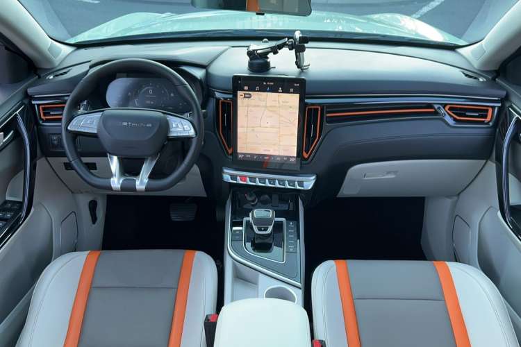 Used FORTHING T5 2022 Mach Edition 1.5T DCT Performance Model with Five Seats Center Console
