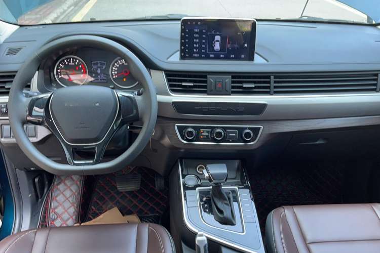 Used FORTHING T5 2022 Shengshi Edition 1.5T Automatic Dream Version Five Seats Center Console