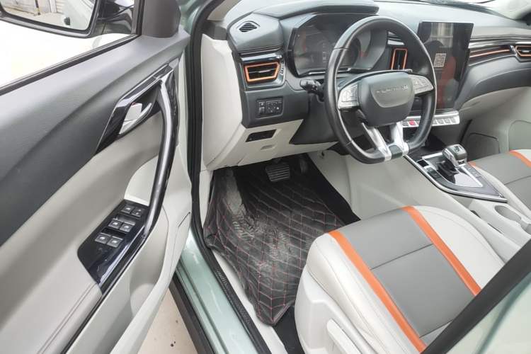 Used FORTHING T5 2022 Mach Edition 1.5T DCT Performance Model with Five Seats Driver Seat