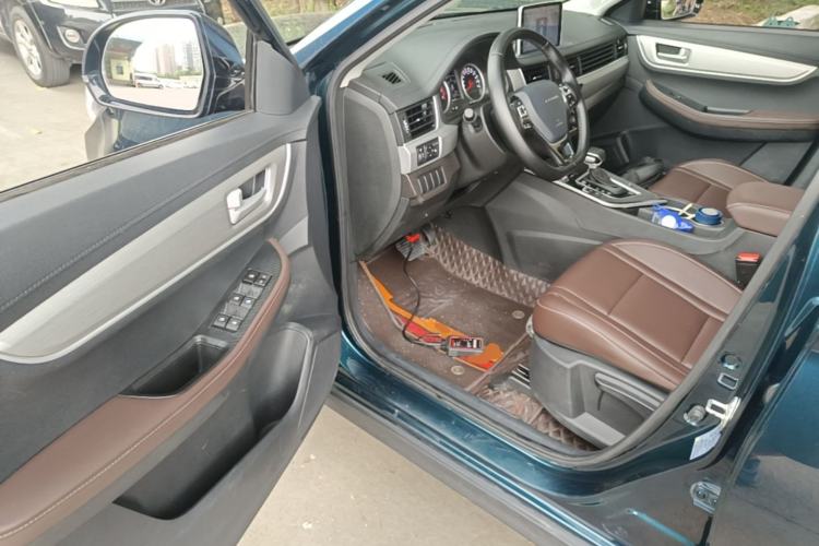 Used FORTHING T5 2022 Grand Edition 1.5T Automatic – Exclusive Seven-Seater for Key Accounts Driver Seat