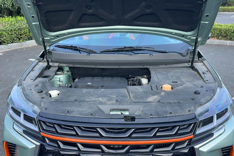 Used FORTHING T5 2022 Mach Edition 1.5T DCT Performance Model with Five Seats Engine Bay