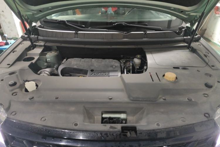 Used FORTHING T5 2022 Mach Edition 1.5T DCT Performance Model with Five Seats Engine Bay