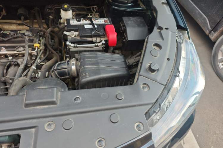 Used FORTHING T5 2022 Grand Edition 1.6L Manual Dream-Chasing Five-Seat Model Engine Bay Left