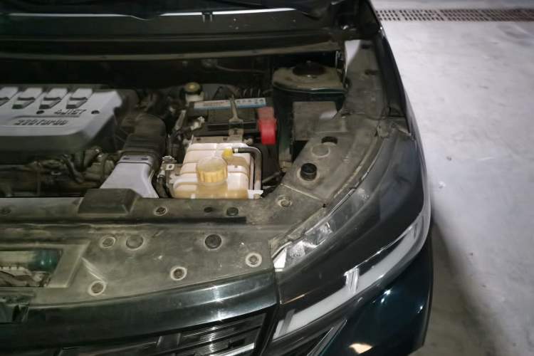 Used FORTHING T5 2022 Grand Edition 1.5T Automatic - FarDream Version 7 Seats Engine Bay Left