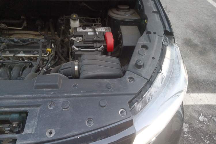 Used FORTHING T5 2022 Grand Edition 1.6L Manual Dream-Chasing Five-Seat Model Engine Bay Left