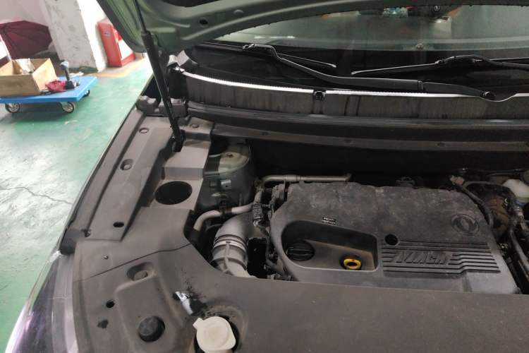 Used FORTHING T5 2022 Mach Edition 1.5T DCT Performance Model with Five Seats Engine Bay Right