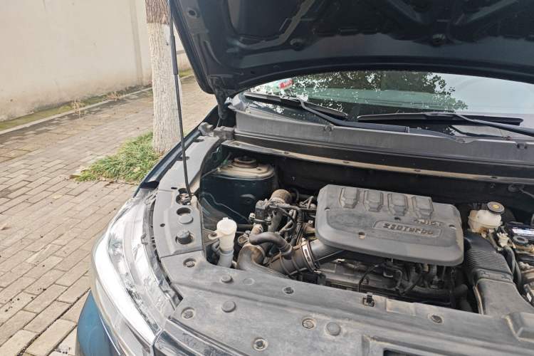 Used FORTHING T5 2022 Grand Edition 1.5T Automatic – Exclusive Seven-Seater for Key Accounts Engine Bay Right