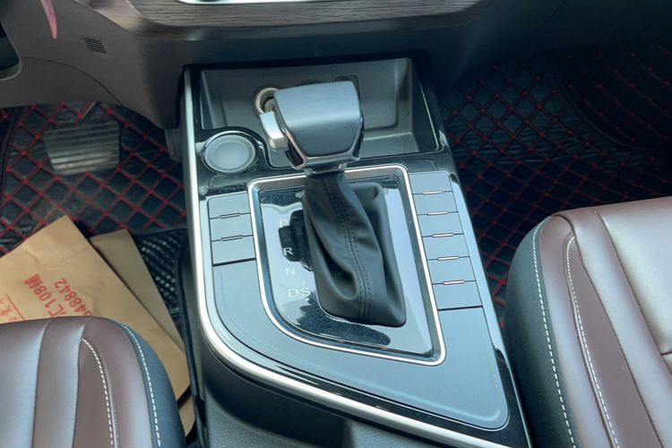 Used FORTHING T5 2022 Shengshi Edition 1.5T Automatic Dream Version Five Seats Gear Lever