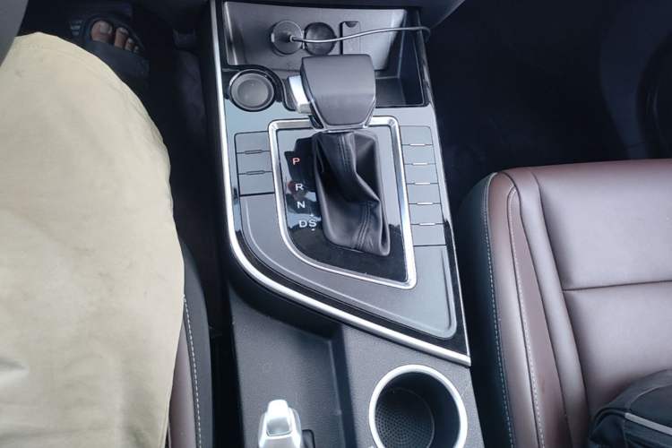 Used FORTHING T5 2022 Shengshi Edition 1.5T Automatic Dream Version Five Seats Gear Lever